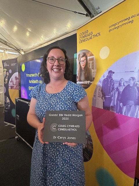 Dr Cerys Jones, Eilir Hedd Award Winner